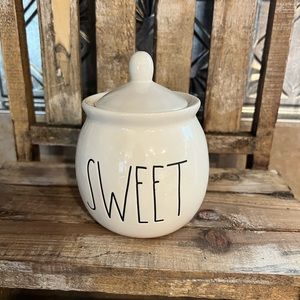 Rae Dunn sweet bowl with lid